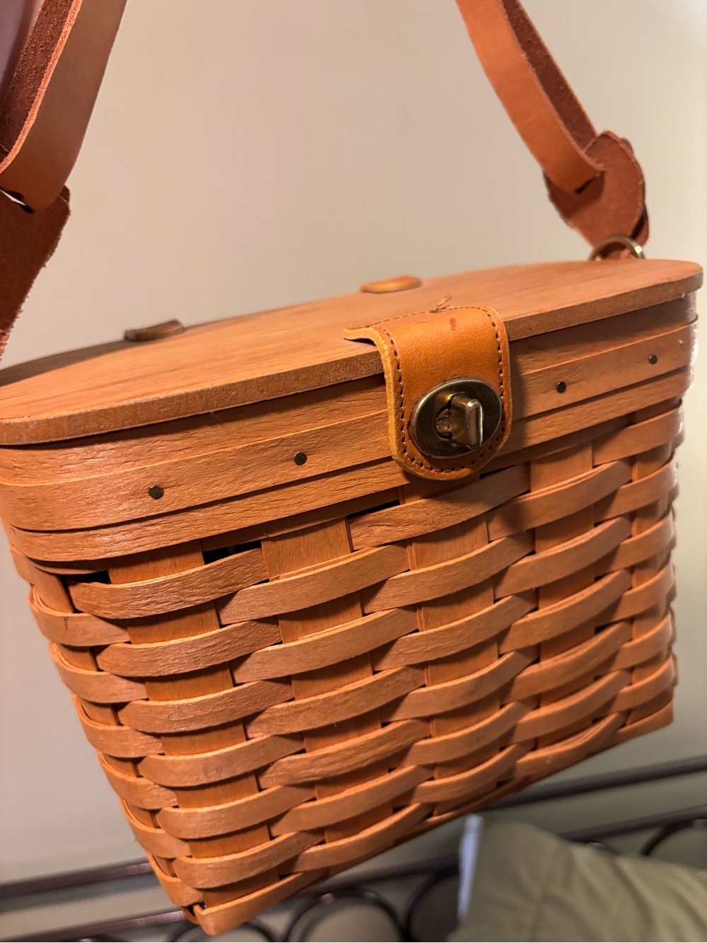 1996 Longaberger handwoven wooden basket purse with leather braided strap - Picture 2 of 5